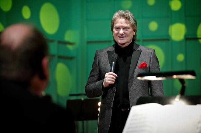Pepe Willberg vieraili Seinäjoen kaupunginorkesterin vieraana viime viikolla. Yleisöä ei voitu koronarajoitusten vuoksi ottaa, joten konsertti taltioitiin ja lähetetään myöhemmin netin kautta. KUVA: TOMI KOSONEN