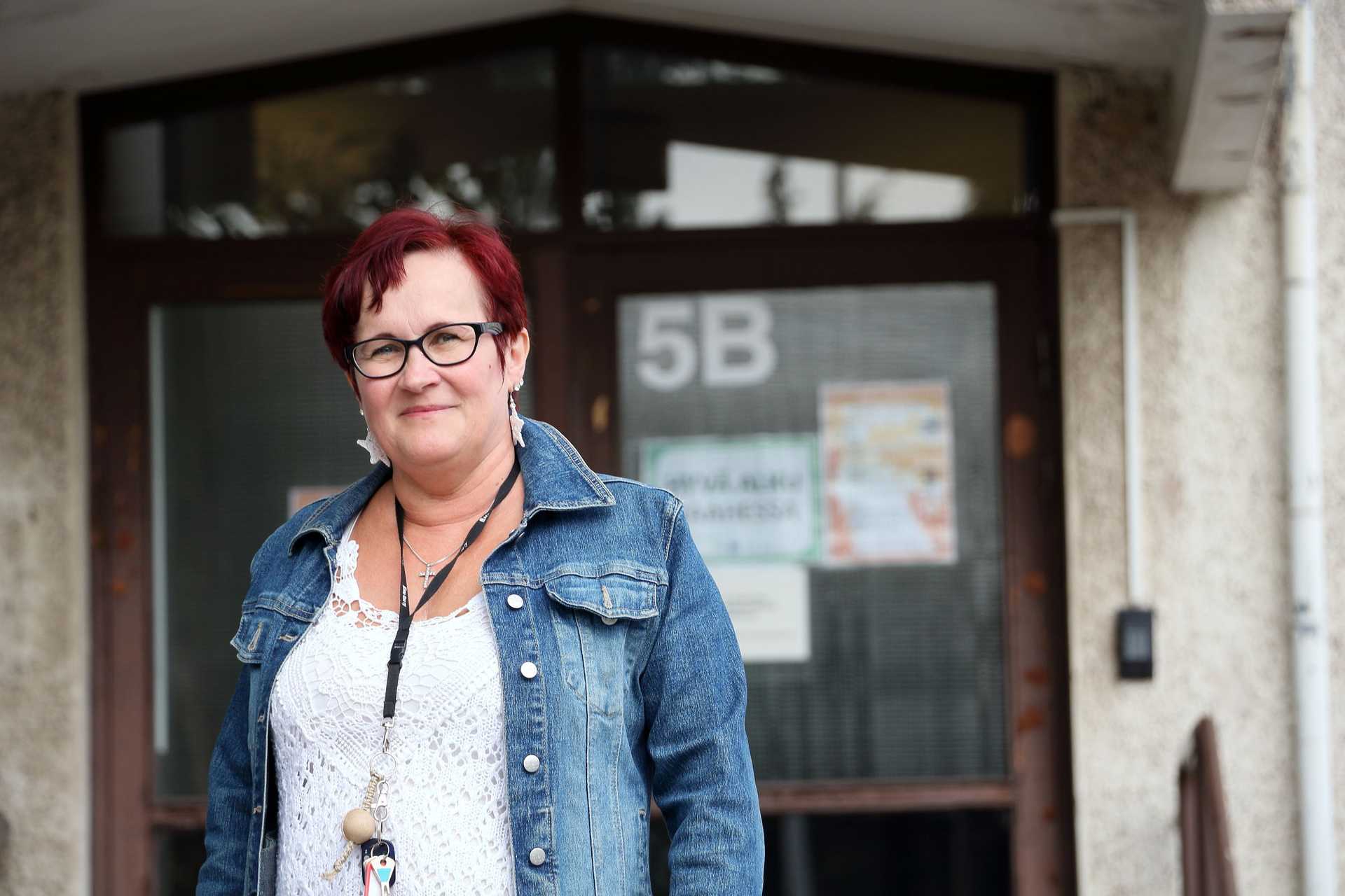Leila Riihijärvi aktivoi työttömiä työelämään ja työnantajia mukaan työkokeilumalliin. Keskeisenä ideana on yhdistää työttömät työnhakijat ja työnantajat lyhyiden kokeilujaksojen kautta, joissa työnhakijat saavat arvokasta työkokemusta.