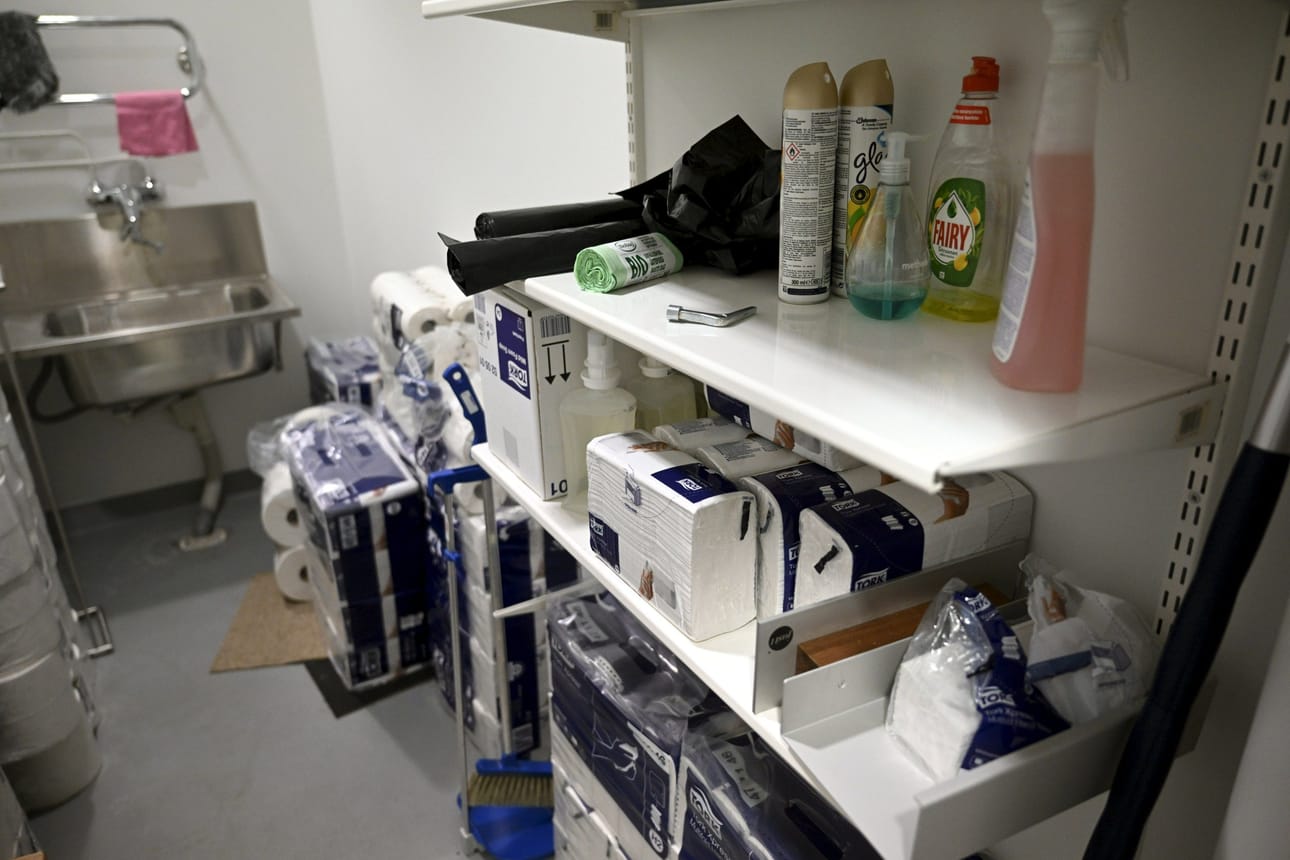 Siivoojien ja kiinteistönhoitajien laaja lakko on alkanut. LEHTIKUVA / Antti Aimo-Koivisto