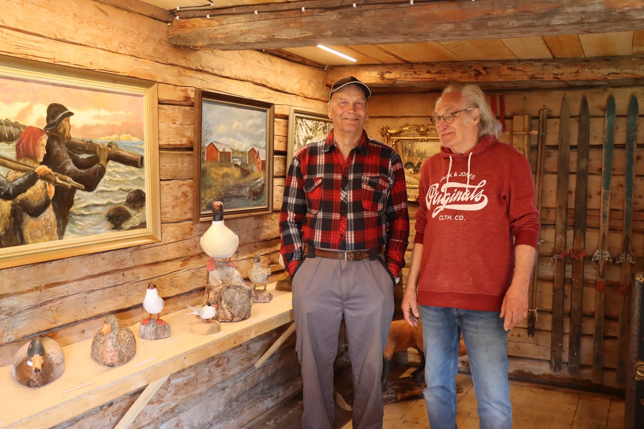 Lars-Göran Söderholmin veistoksia ja tauluja sekä Tony Westin Titanic-pienoismalli ovat esillä Bergön kotiseutumuseolla.