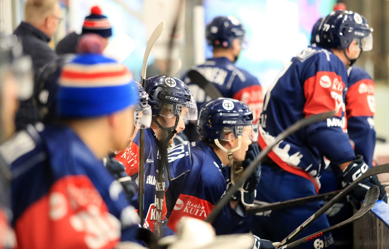Raahe-Kiekko päätti runkosarjan tappioon Kalajoella.