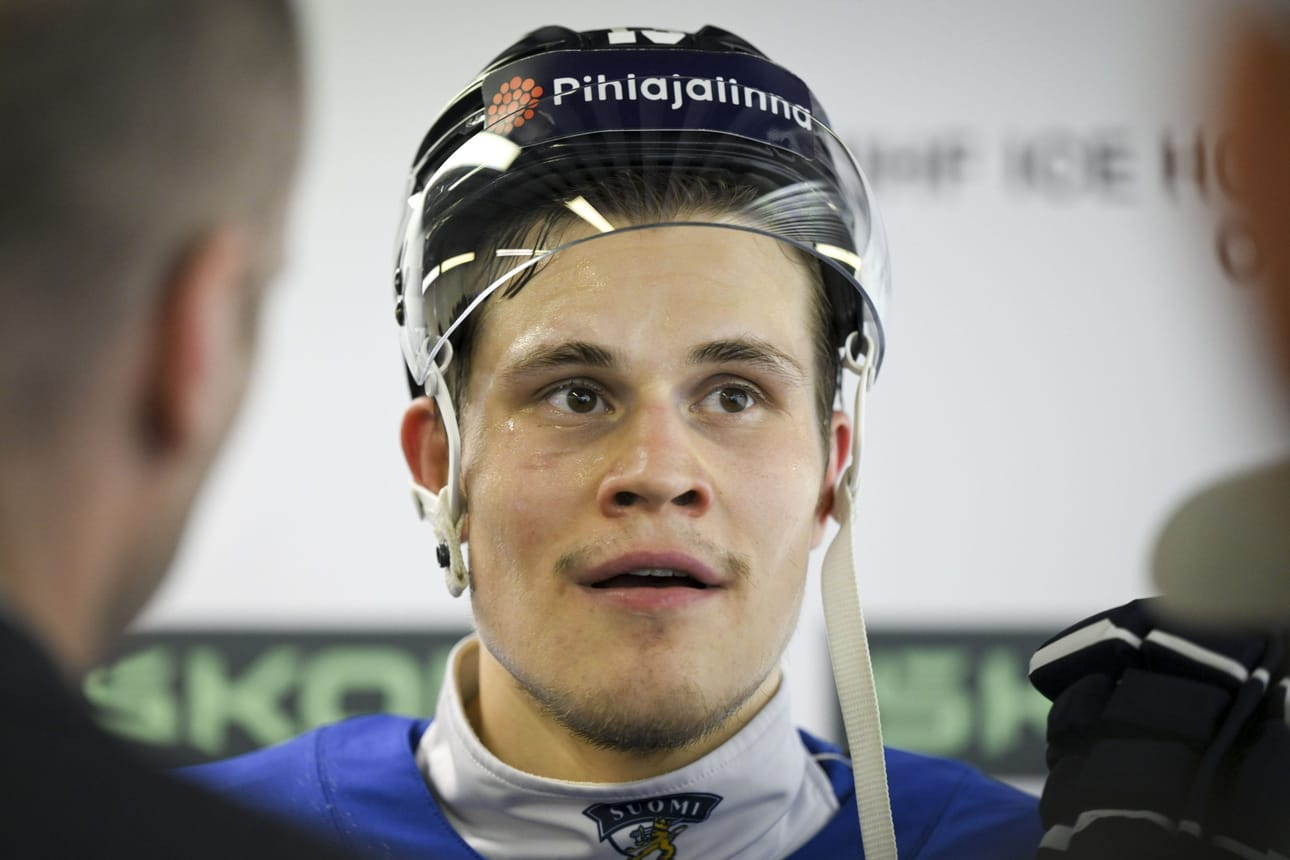 Maalin lisäksi Charlotte Checkersin Jesse Puljujärvelle tilastoitiin yksi maalisyöttö. Kuvassa Puljujärvi Suomen MM-joukkueen harjoituksissa vuonna 2024. LEHTIKUVA / EMMI KORHONEN