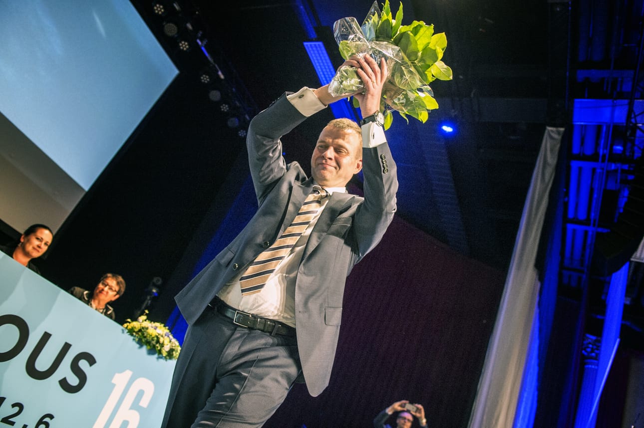 Kokoomuksen uusi puheenjohtaja heti valintansa jälkeen.