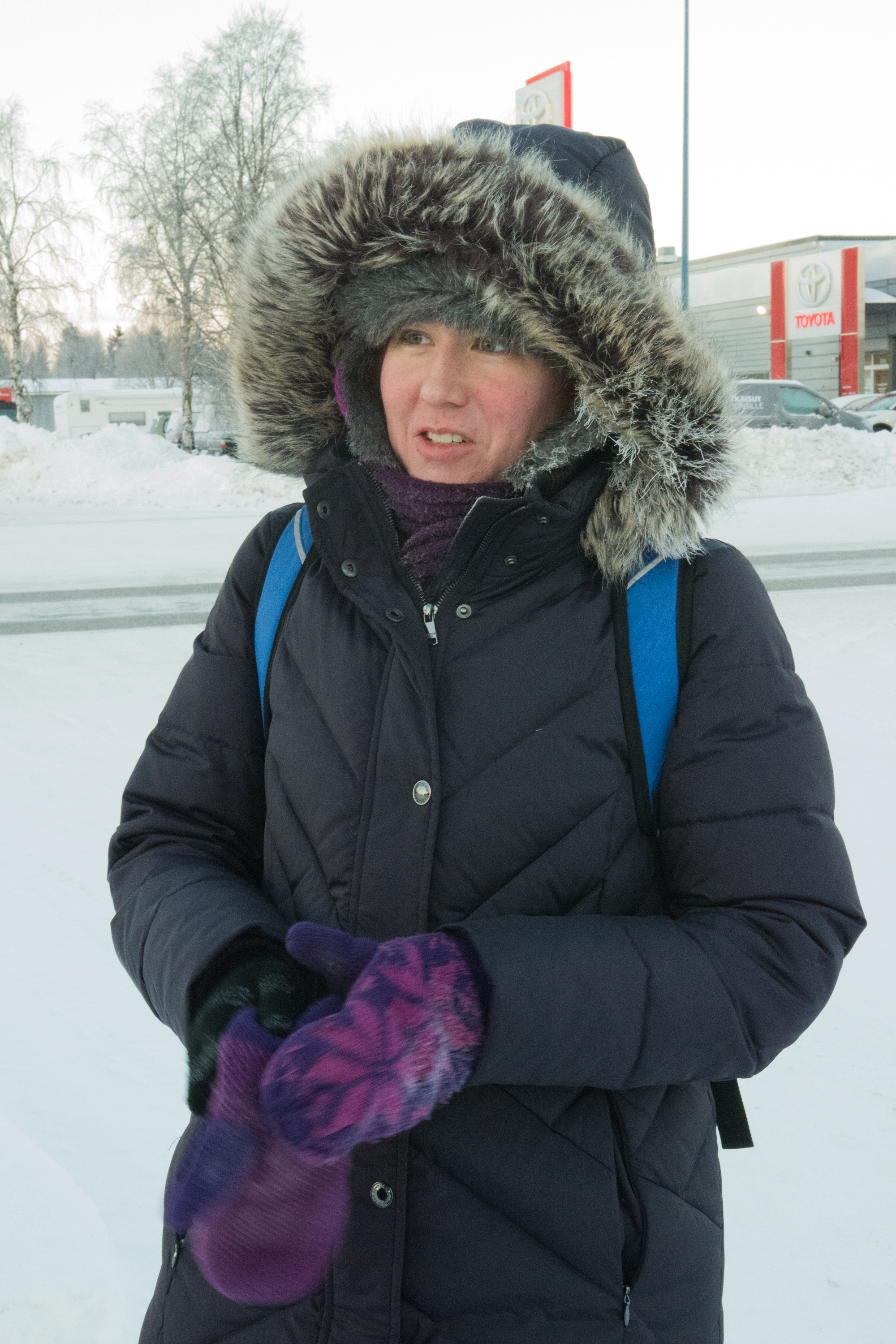 Jonna Ervasti – Villaiset lapaset on lämpimimmät, paitsi jos tuulee. Toisaalta todella kovalla pakkasella harvoin kauheasti tuulee. Lapasten alle vielä villasormikkaat, joissa jokainen sormi tulee pakatuksi. Päähän karvalakki ja huppu.
