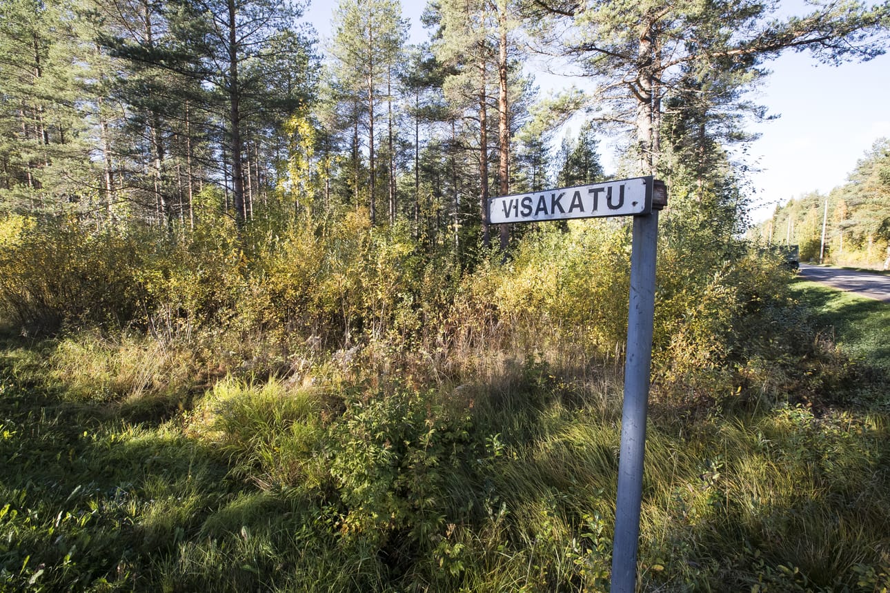 Tällekin Honganpalossa sijaitsevalle rakentamattomalle rivitalotontille haluttaisiin löytää ostaja alennusmyyntikampanjan avulla.