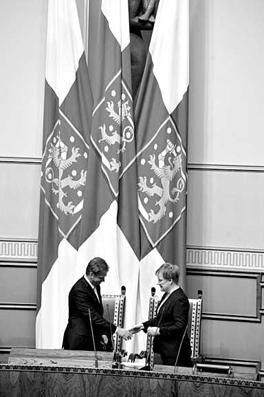 Eduskunnan puhemies ja tasavallan presidentti avasivat uudet valtiopäivät.