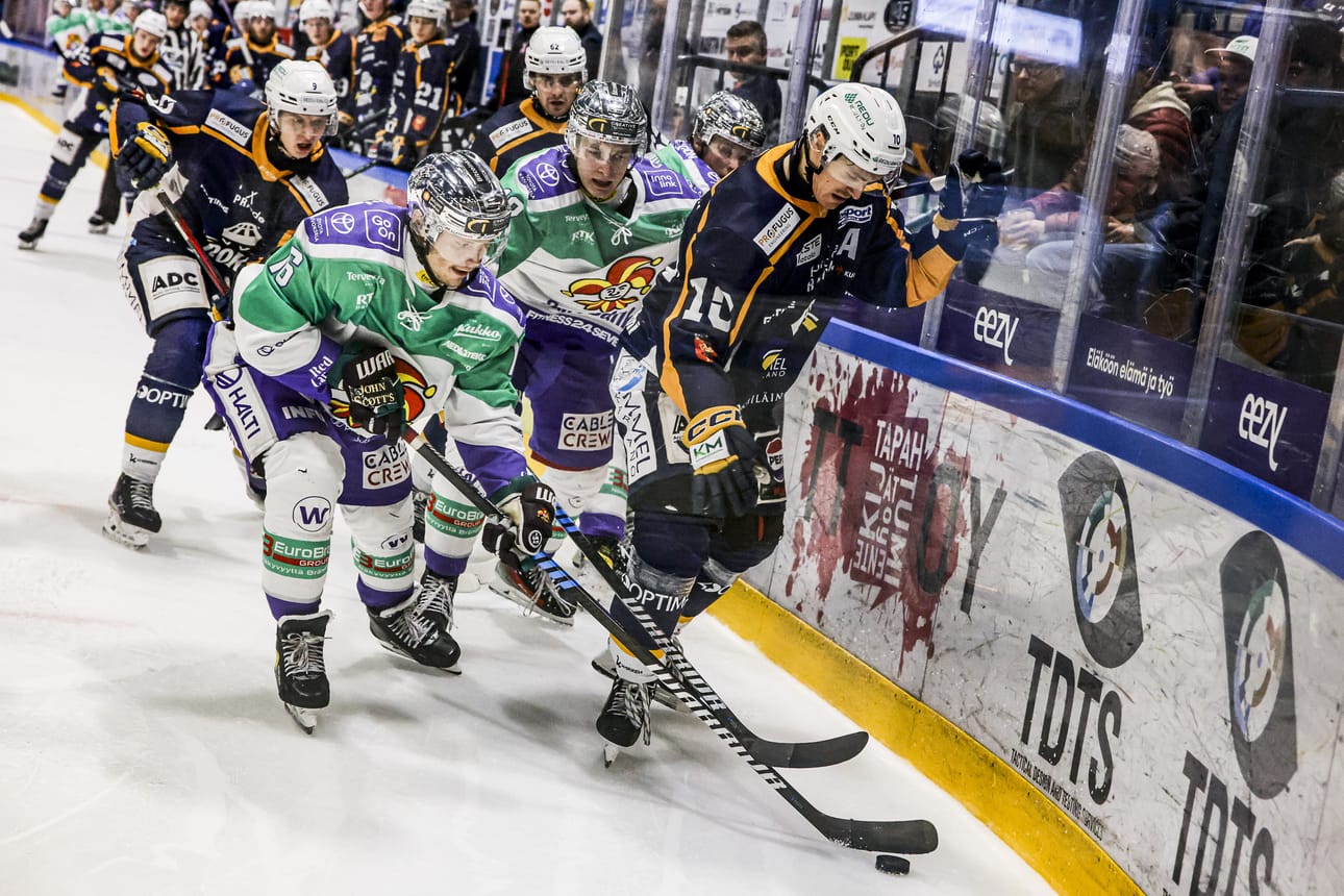 Rovaniemen Kiekko ja Helsingin Jokerit pelaavat Mestiksessä. Jokerit ja RoKi ovat katsojalukujen perusteella Mestiksen kiinnostavimmat joukkueet.