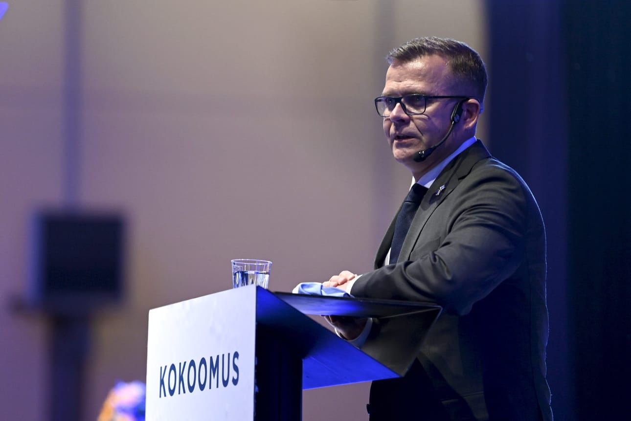 Petteri Orpon johtaman kokoomuksen kannatus on Ylen kyselyssä 24,2 prosenttia.. LEHTIKUVA / Emmi Korhonen