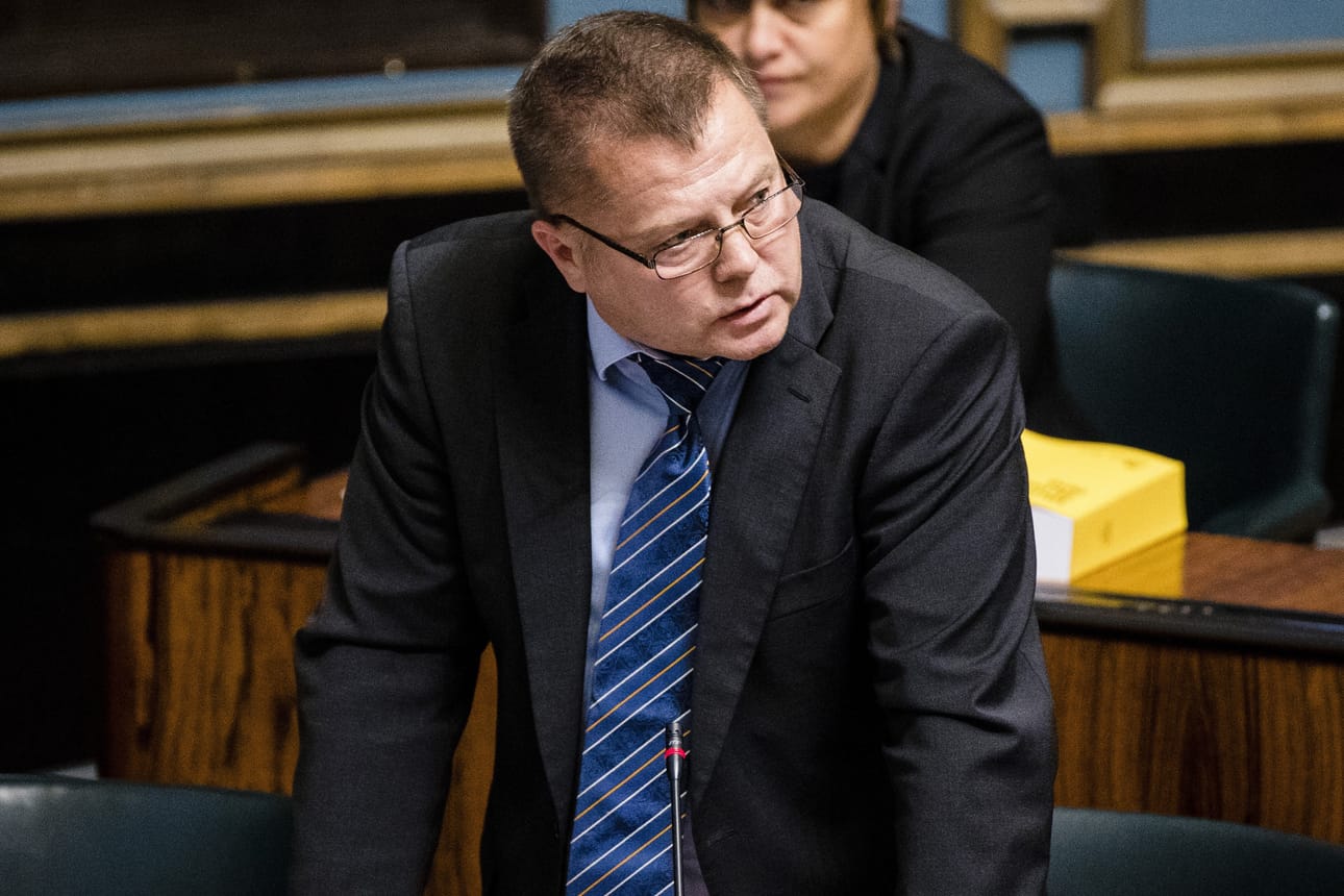 Vasemmistoliiton lappilainen kansanedustaja Markus Mustajärvi pitää työttömyysturvan aktiivimallia järjettömänä työttömien kiusaamisena. Hän ei ole huomannut sähköpostissaan työttömien työhakemuksia.