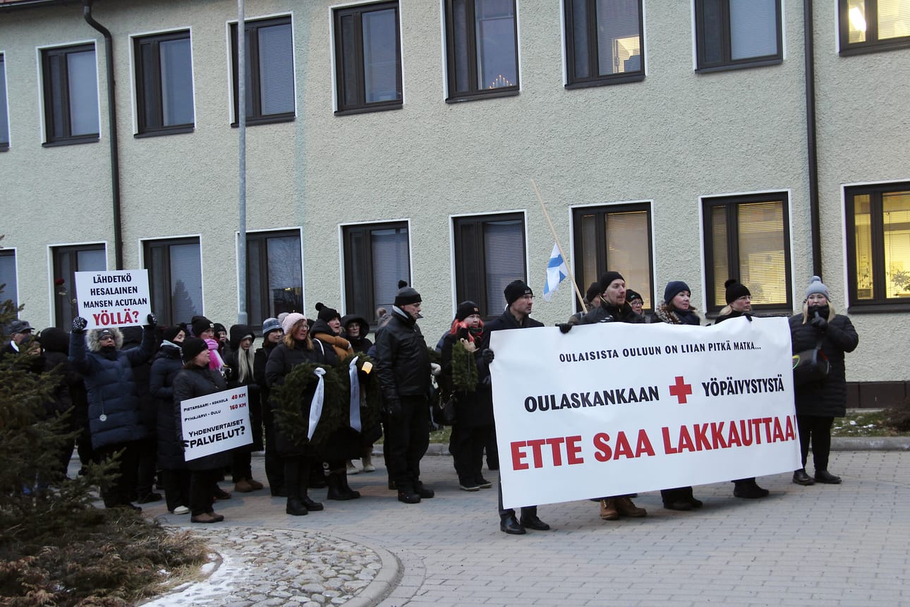 Mielenilmaus joulukuussa 2024 Oulaskankaan sairaalan palveluiden puolesta.