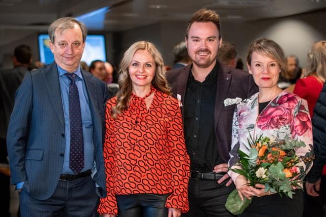 Illan esiintyjinä ja juontajina olivat kansanedustaja Hjallis Harkimo, Vaasan Yrittäjien puheenjohtaja Katja Rajala, promoottori Tommi Mäki ja Vaasan yliopiston InnoLabin johtaja Mari K. Niemi. KUVA: ESA SILTALOPPI MEDIA / OSKU PIENIMÄKI