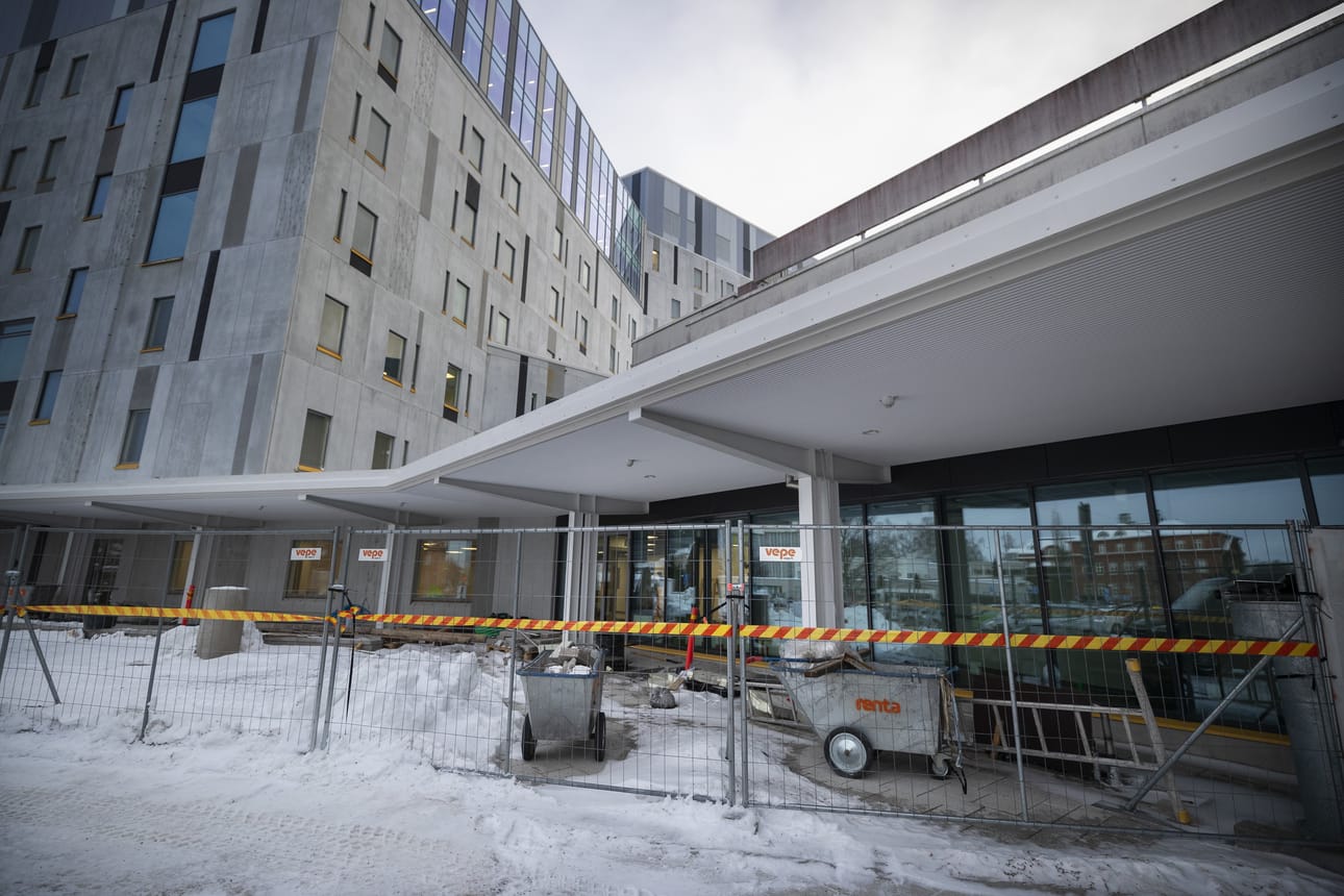 Vaasan kahdeksas apteekki on tarkoitus avata tänä keväänä Vaasan keskussairaalan uudisrakennuksen alakertaan, nykyisen pääsisäänkäynnin viereen. Työt ovat vielä kesken.