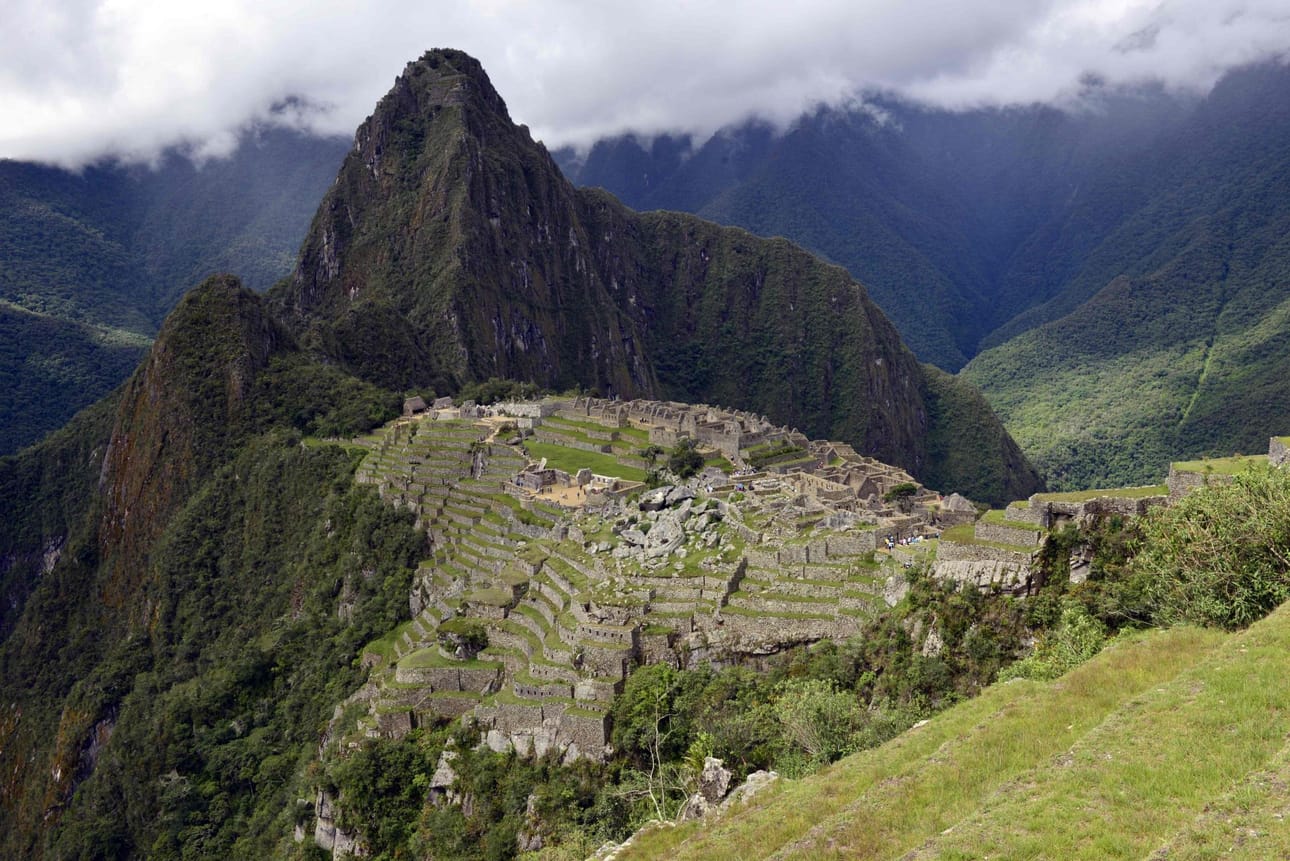 Noin 130 kilometriä Cuscon kaupungista sijaitseva Machu Picchu rakennettiin 1400-luvulla 2 500 metrin korkeuteen. LEHTIKUVA/AFP
