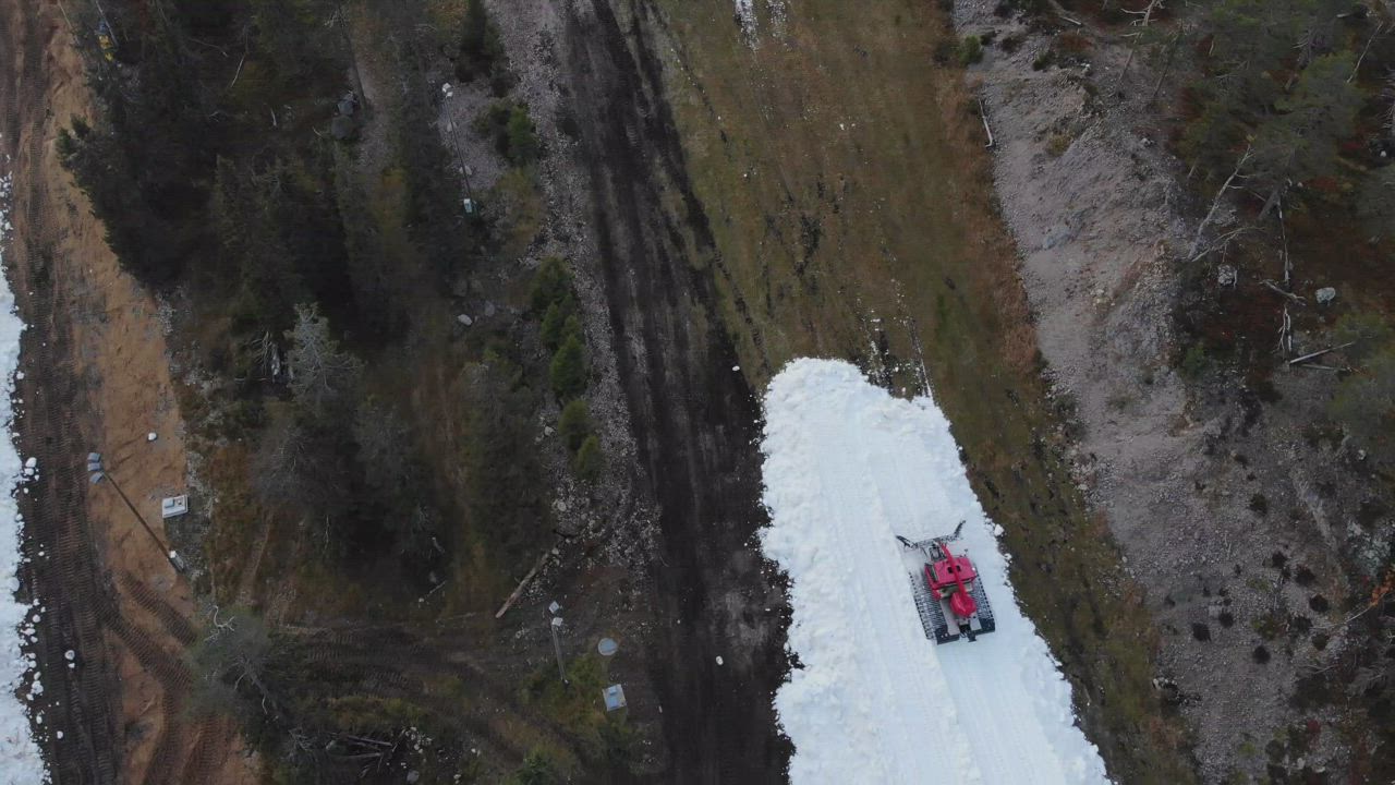 Ruka avaa jälleen ensimmäisenä Suomessa – katso video lumien levityksestä