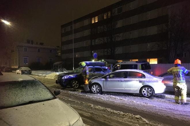 Kolari sattui kahdeksan jälkeen torstaiaamuna. Lukijan kuva