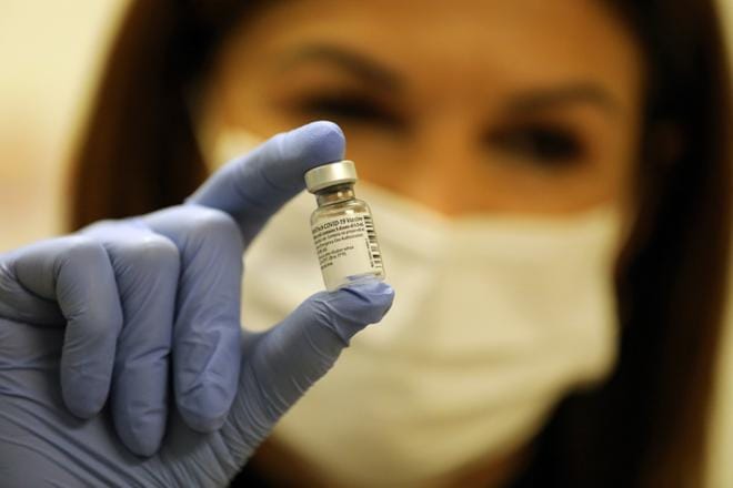 THL tauotti AstraZenecan rokotteen käytön 19.3.2021. Siihen mennessä Etelä-Pohjanmaalla annetuista rokotteista AstraZenecan osuus oli 18 %, Modernan 5 % ja Pfizer-BioNTechin 77 %. ARKISTOKUVA: ABIR SULTAN