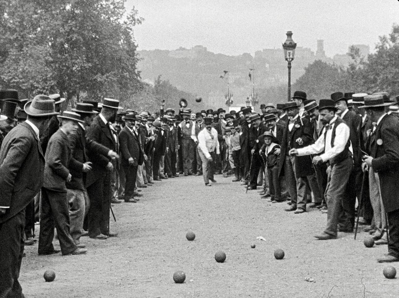 Veljekset Lumière kuvasivat kinematografilla 1422 elokuvaa, joista 108 upeasti restauroitua pätkää Thierry Frémaux on koonnut yhteen