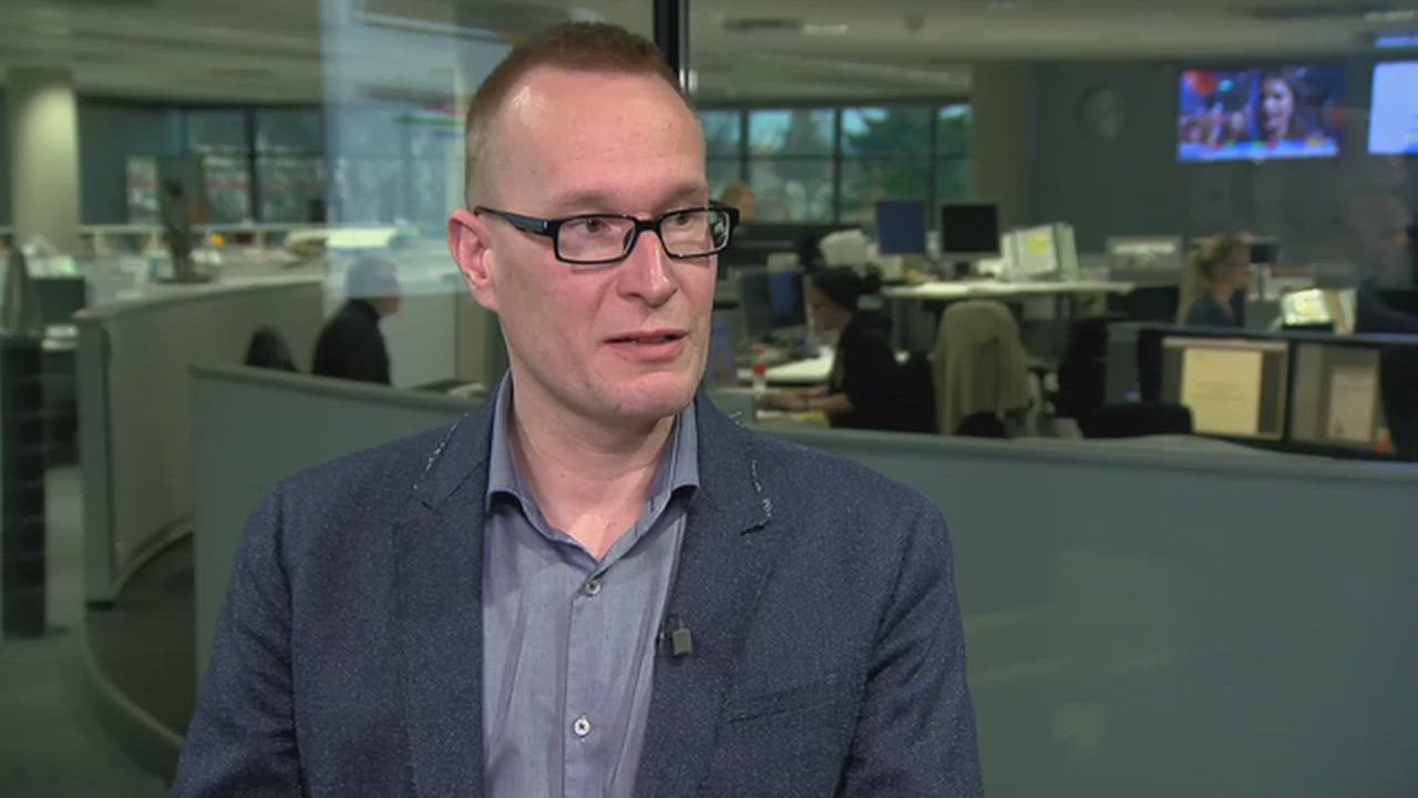 Tutkija analysoi ennakkoäänten jakaumaa