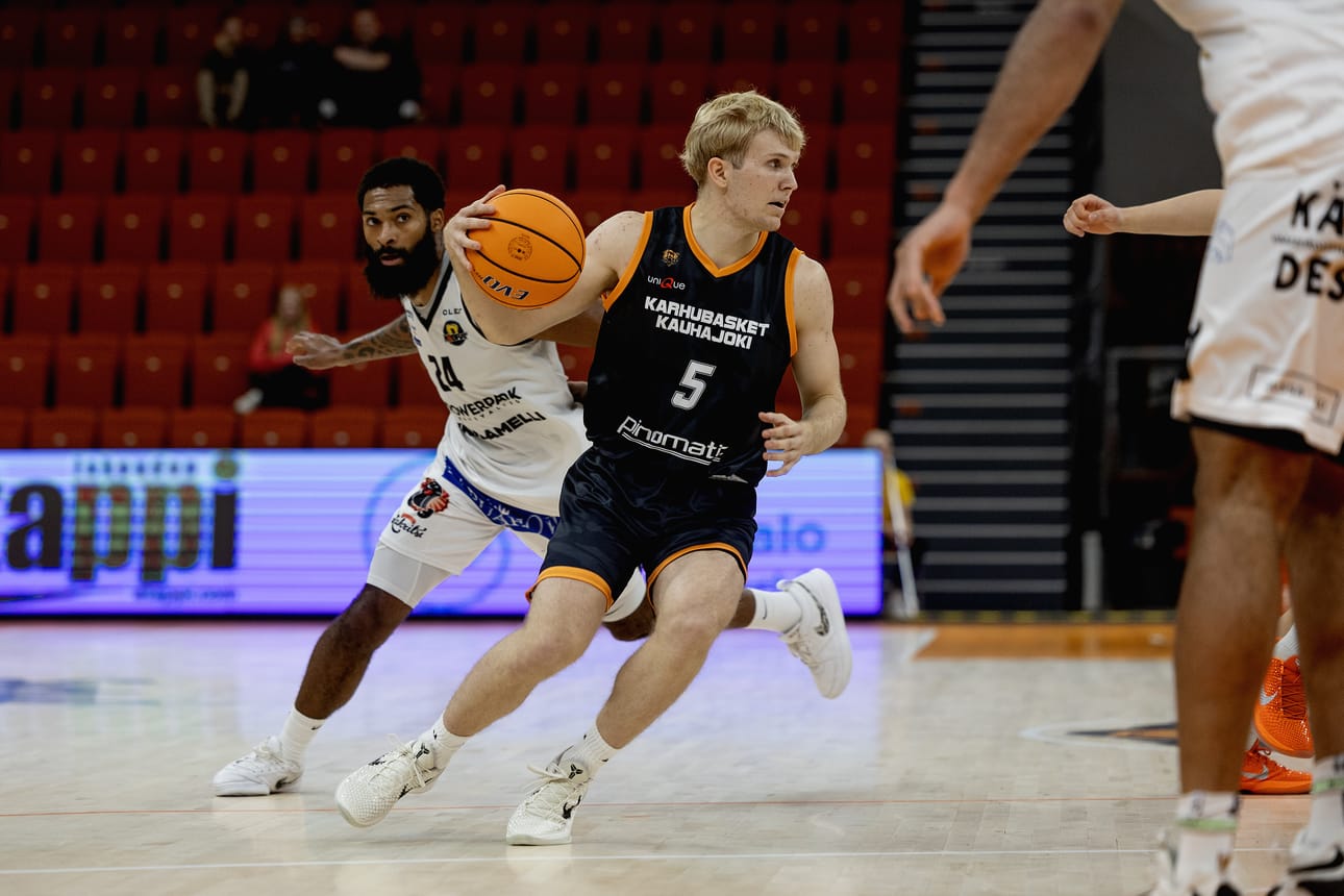 Juuso Salmi ottaa pelintekijän roolin ACO Basketissa.