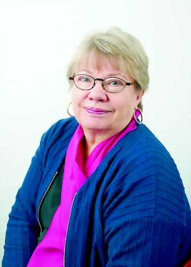 Kokoomus havittelee. Tuulikki Ukkola pohtii kokoomuksen vaalikutsua vakavissaan.