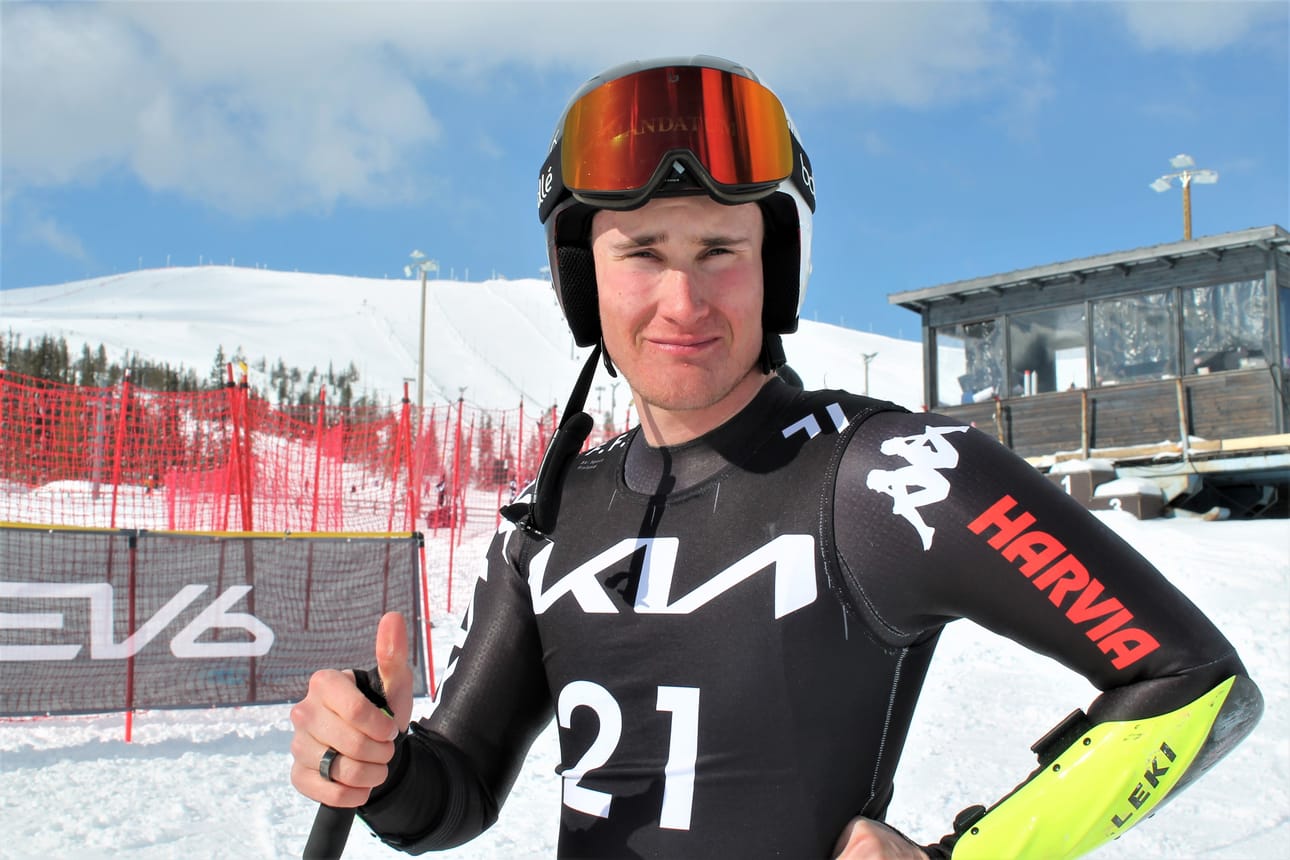 Vauhtilajeihin panostava Santa Claus Ski Teamin Elian Lehto harjoittelee ja kilpailee Sveitsin Eurooppa Cup-joukkueen mukana.