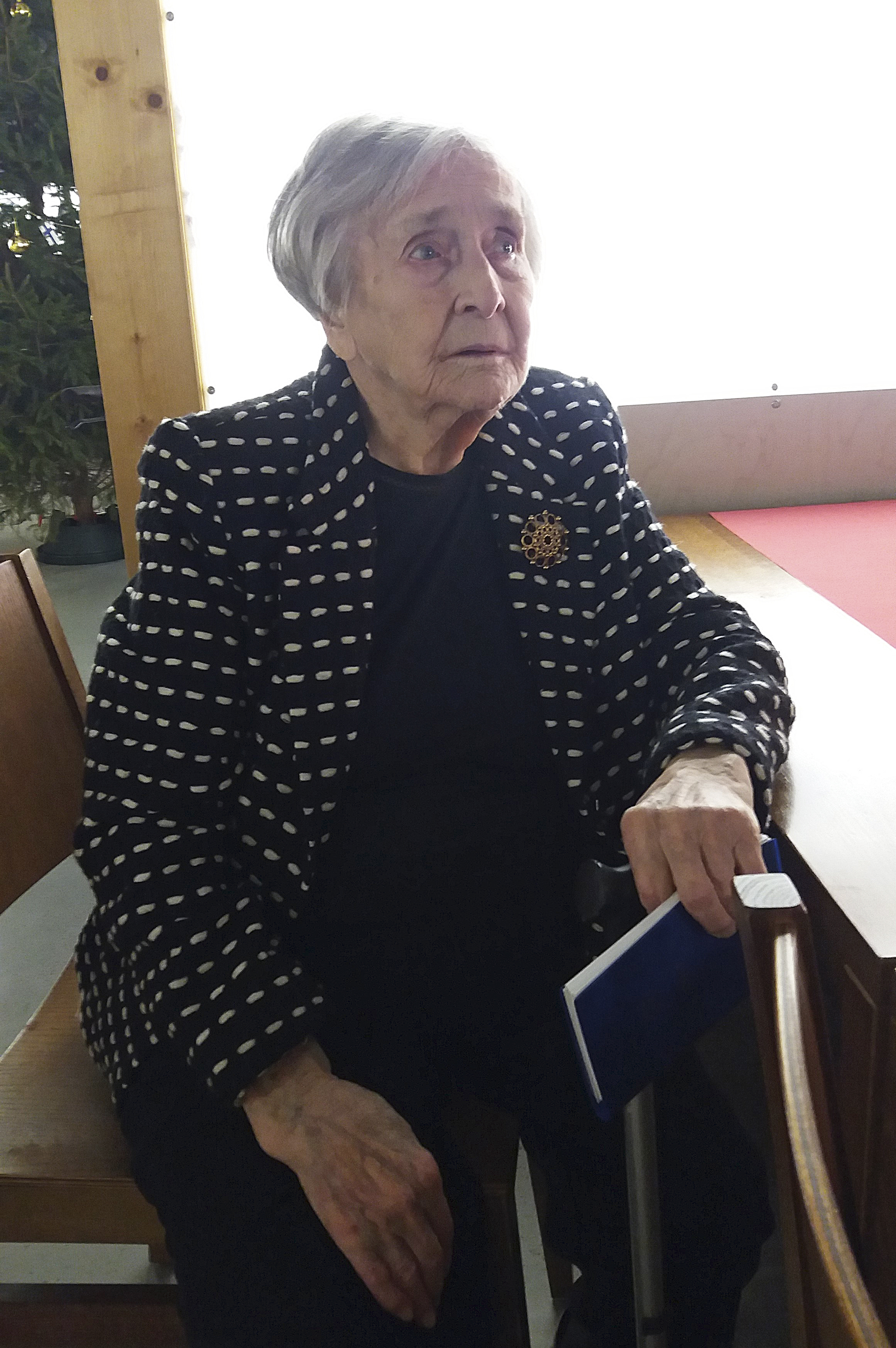Toini Niemelä toivoo ihmisten ymmärtävän itsenäisyydestä maksetun hinnan suuruuden.