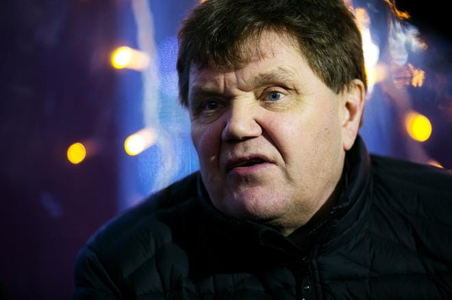 Kansanedustaja Harry Wallin (sd.) uusi valtuustopaikkansa. KUVA: TIMO ANNANPALO