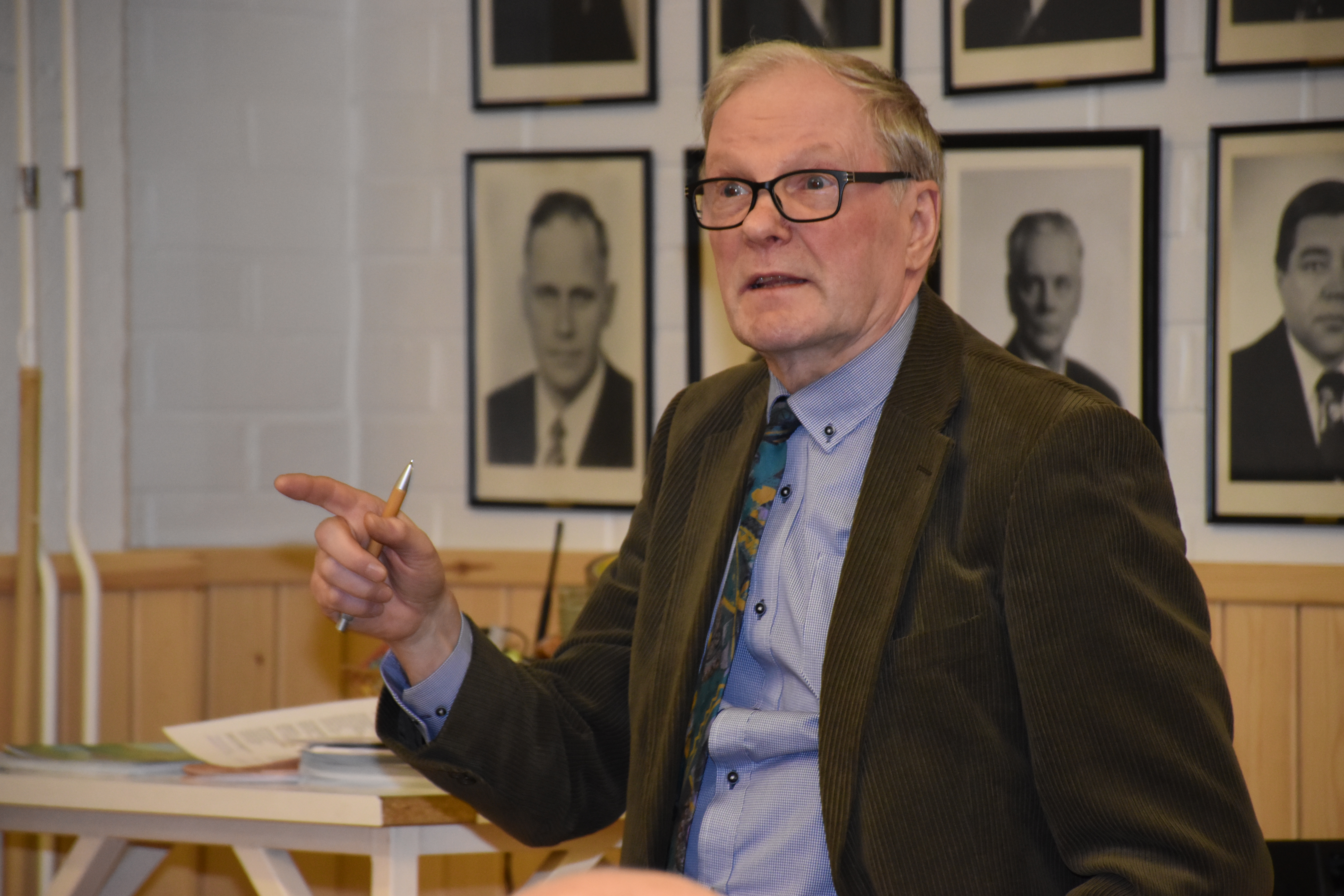 En missään tapauksessa kannata, koulukeskuksen keittiöremontti maksaisi satojatuhansia euroja, kunnanhallituksen puheenjohtaja <span class="type--person">Olavi Lehtiniemi</span> (kesk.) sanoi.
