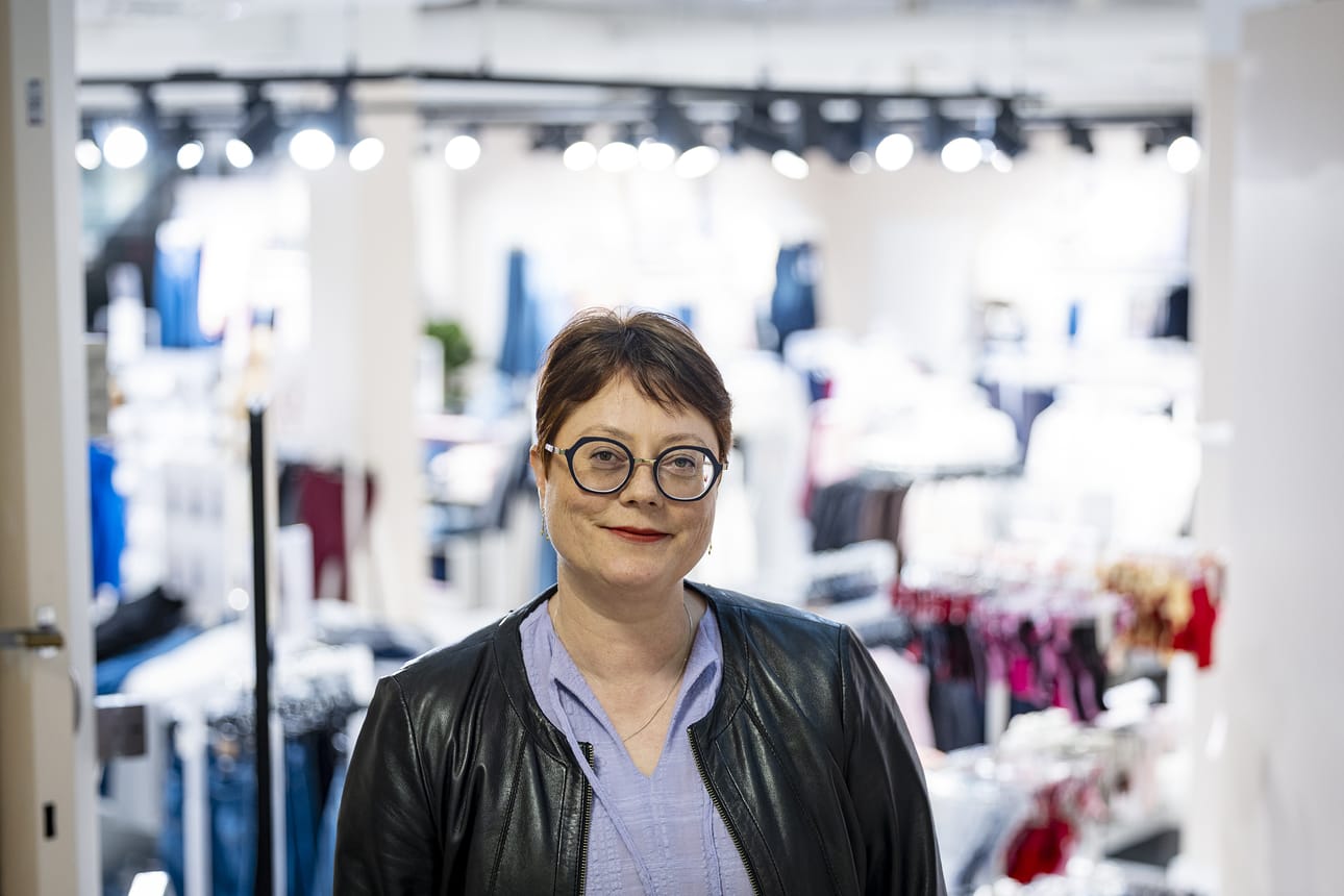 Brändimarkkinointiin erikoistuneen professori Saila Saraniemen mukaan tarinoiden ja mielikuvien kautta syntyy yhteisöjä, joihin yritykset yrittävät päästä käsiksi. Kokonaisvaltaista hyvinvointia korostava trendi on yksi tällainen tarina ja mielikuva.