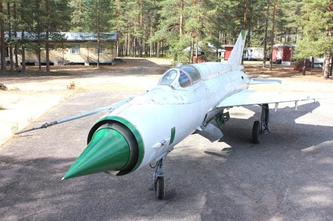 Menkijärvi meetingin vetonaula on MiG-21-suihkuhävittäjä, jonka omistaa alajärveläinen Eeti Kantokoski. KUVA: ARTUR WILCZYNSKI