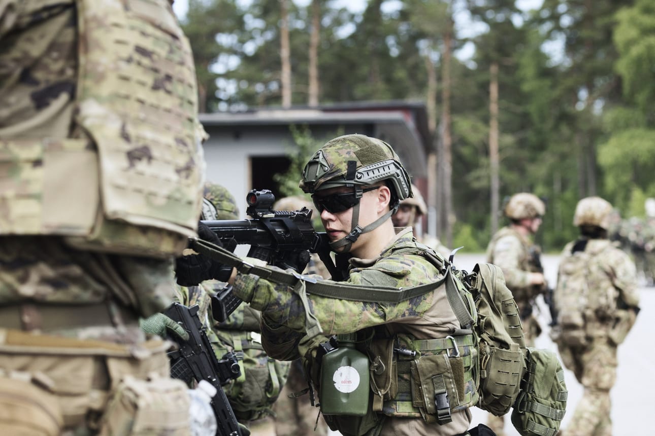 Sopimuksen myötä Suomi muun muassa avaa Yhdysvaltojen mahdolliseen käyttöön 15 sotilasaluettaan. LEHTIKUVA / RONI REKOMAA