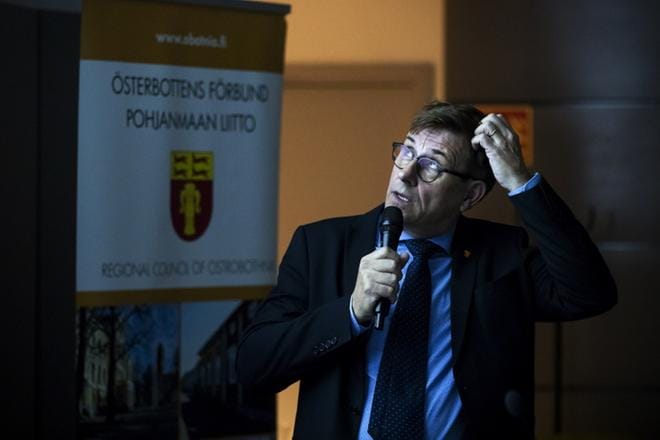 Toivon, että uusi eduskunta ymmärtää maakuntakaavan tärkeyden, sillä nyt on viritteillä sellaista, että maakuntakaavan juridinen merkitys haluttaisiin poistaa, tuskaili Pohjanmaan maakuntajohtaja Kaj Suomela.
