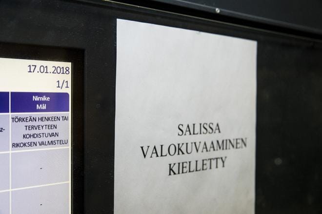 Kaksi nuorta miestä tuomittiin henkirikoksen valmistelusta. Helsingin käräjäoikeus käsitteli asiaa suljetuin ovin alkuvuonna 2018. KUVA: Joel Maisalmi