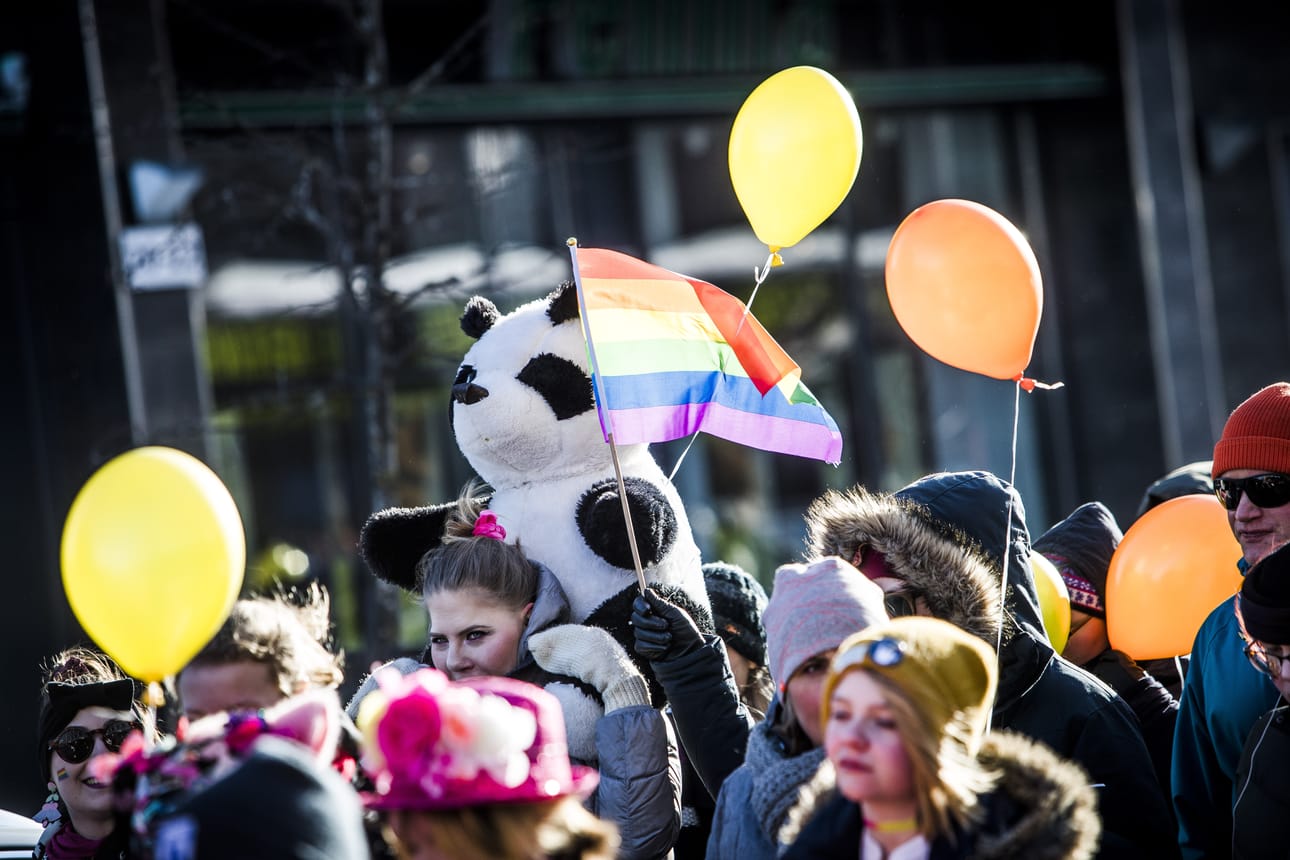 Pandakarhukin pääsi mukaan kulkueeseen.