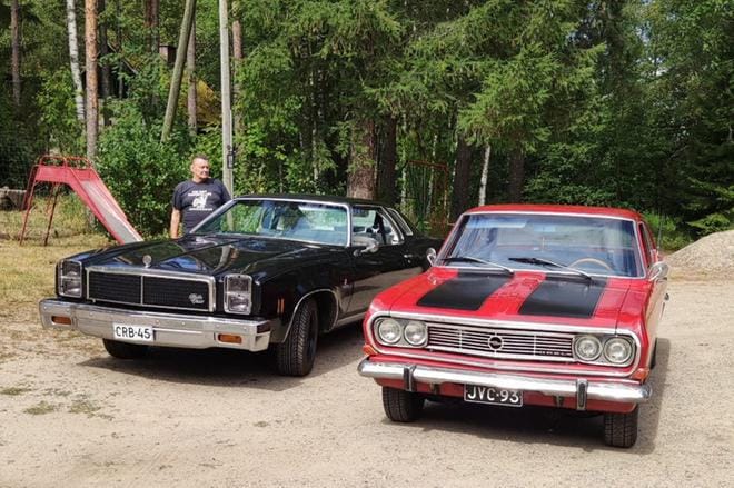 Keijo Haukka on kehittänyt tapahtuman, joka houkuttelee osallistujia ympäri Suomea. Hänen omat harrasteautonsa ovat tällä hetkellä punainen Opel Rekord Coupe Olympia vm-66 ja musta Chevrolet Chevelle Malibu vm-75.