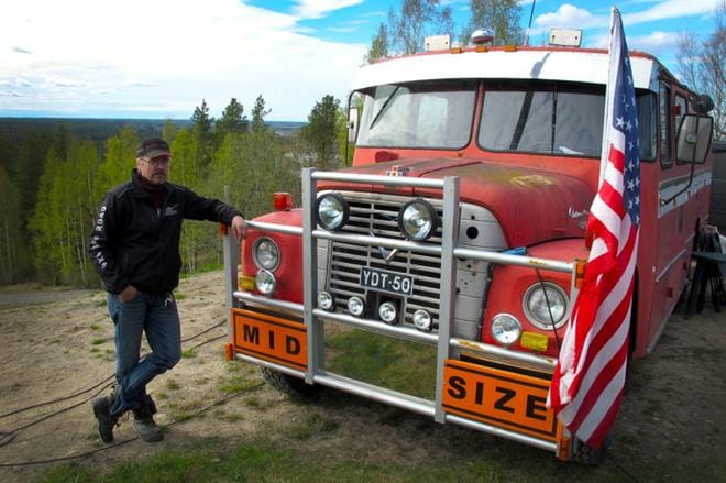 Lapualaisen Mikko Miettisen auto on entinen paloauto. Menopeli löytyi tila-autoharrastajien foorumin kautta. KUVAT: ANNI GRANAT