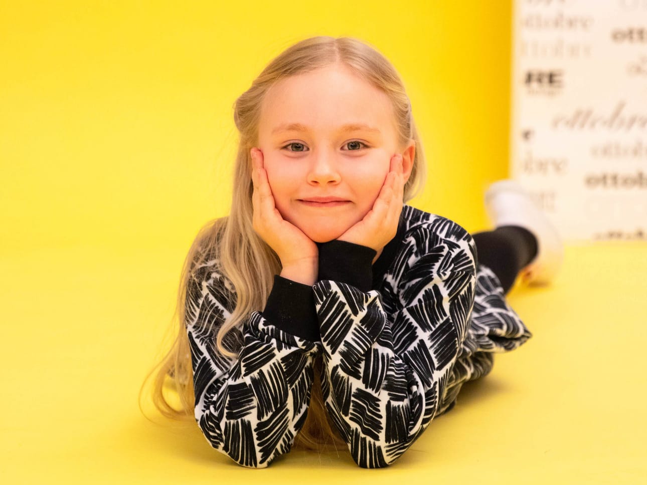 Studio Tuumat Oy on rovaniemeläinen perheyritys, joka tuottaa ompelulehtiä koko perheen tarpeisiin. Tuoteperheeseen kuuluvat OTTOBRE design® kids, OTTOBRE design® woman ja OTTOBRE design® family. “Pieninä malleina meillä toimii jo perheen kolmas sukupolvi”, yrityksen toimitusjohtaja Tuula Hepola mainitsee.