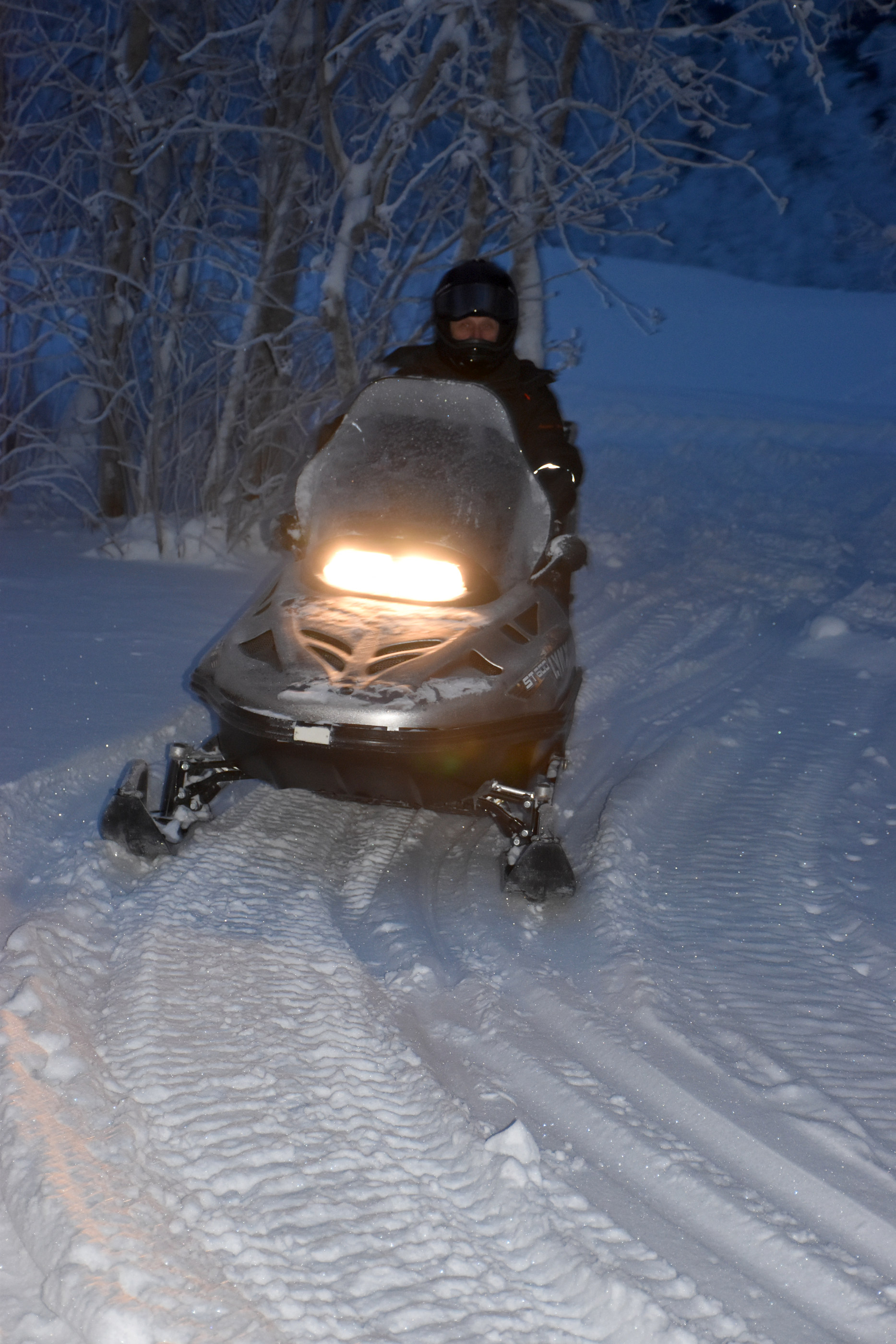 Moottoriliitto katsoo, ettei moottorikelkkatien uutta määritelmää ole tarpeen ottaa käyttöön, eikä pyöräilijöitä tule päästää kelkkaurille ja -reiteille.
