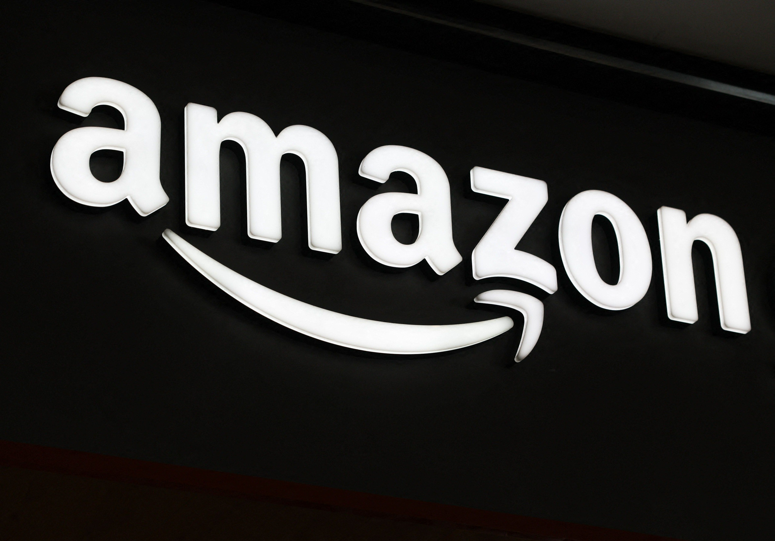 Amazonin tulos kasvoi, mutta ennuste lähetti kurssin laskuun