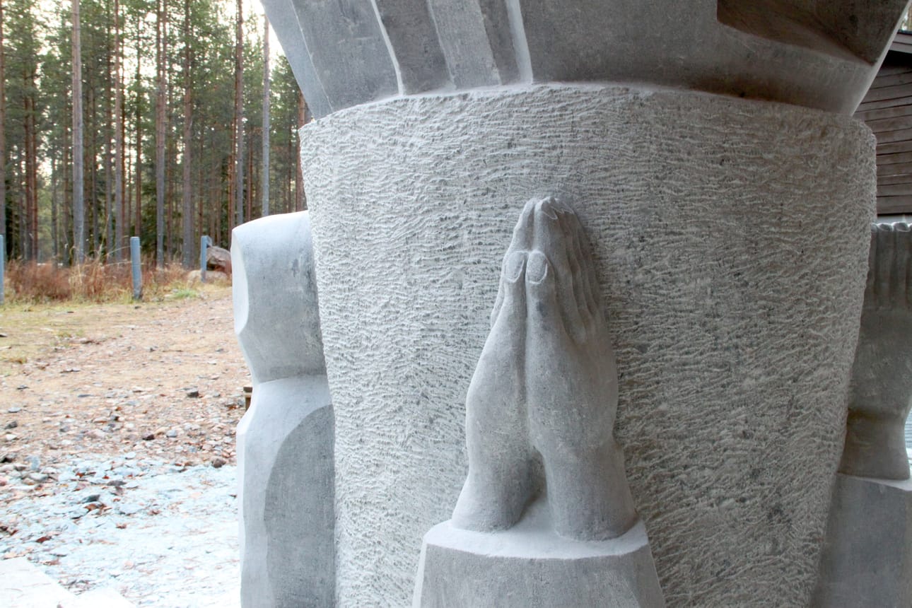 Rukoilevat kädet.