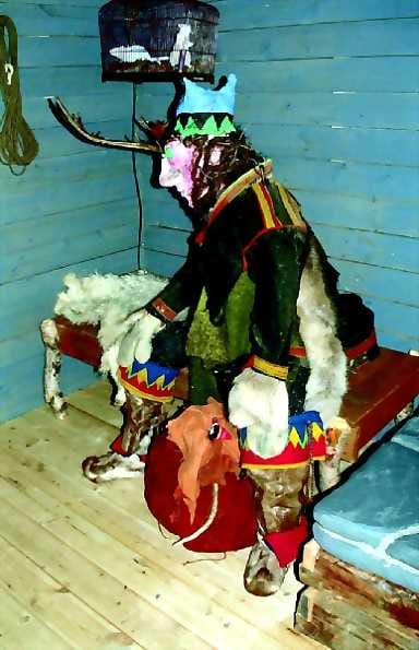 Staalo tuvassaan. Tuvan jälkeen ollaan turvallisesti Lintukodossa.