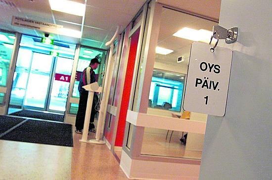 Sydänfilmin ottamisen jälkeen potilas jätettiin odottamaan seuraavia toimia yhteispäivystyksen odotustiloihin.