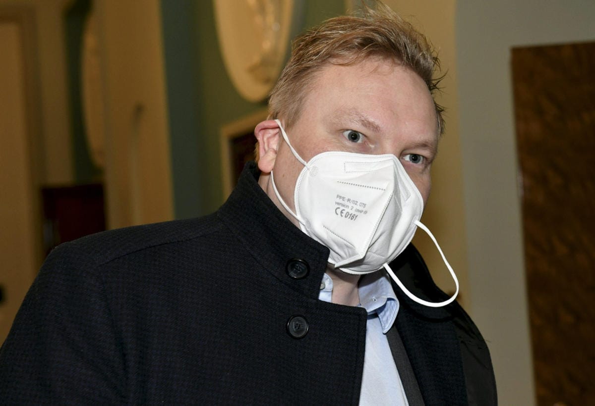 Tiede- ja kulttuuriministeri Antti Kurvinen tapasi perjantaina korkeakoulujen ja opiskelijajärjestöjen edustajia. LEHTIKUVA / Heikki Saukkomaa