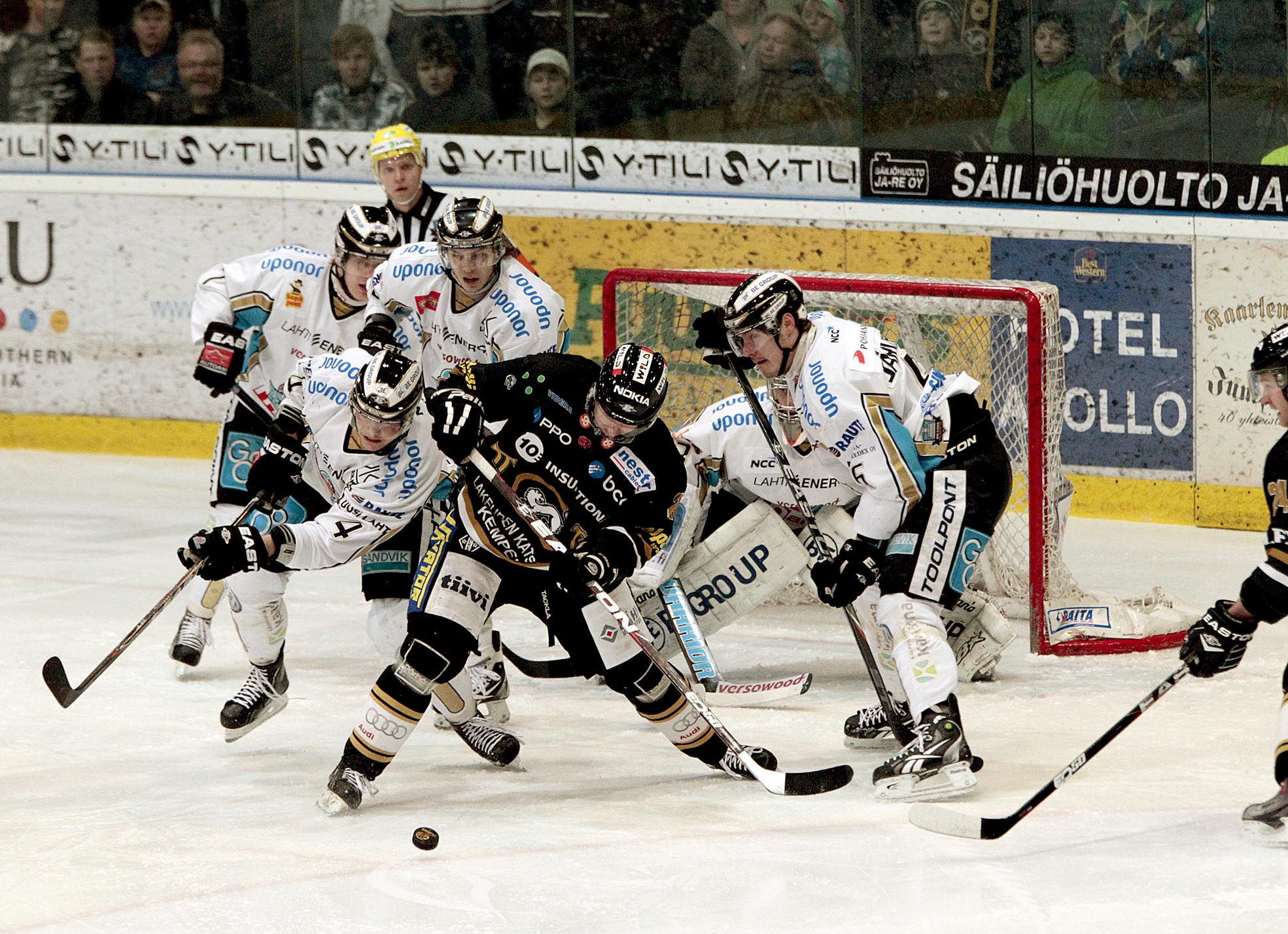 Kärpät ja Pelicans ottavat toisistaan mittaa Raksilassa.