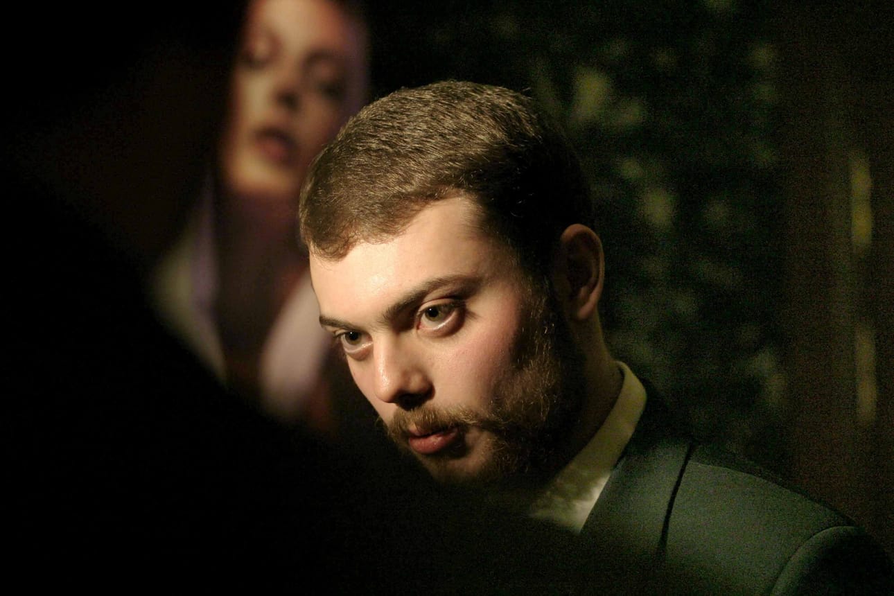 Nuori oppositioaktivisti Vladimir Kara-Murza kuvattuna Moskovassa keväällä 2004. Silloin hän kuului yhdessä Boris Nemtsovin kanssa Komitea 2008 -liitteeseen, joka pyrki varmistamaan vapaiden ja vääristelemättömien vaalien järjestämisen Venäjällä.