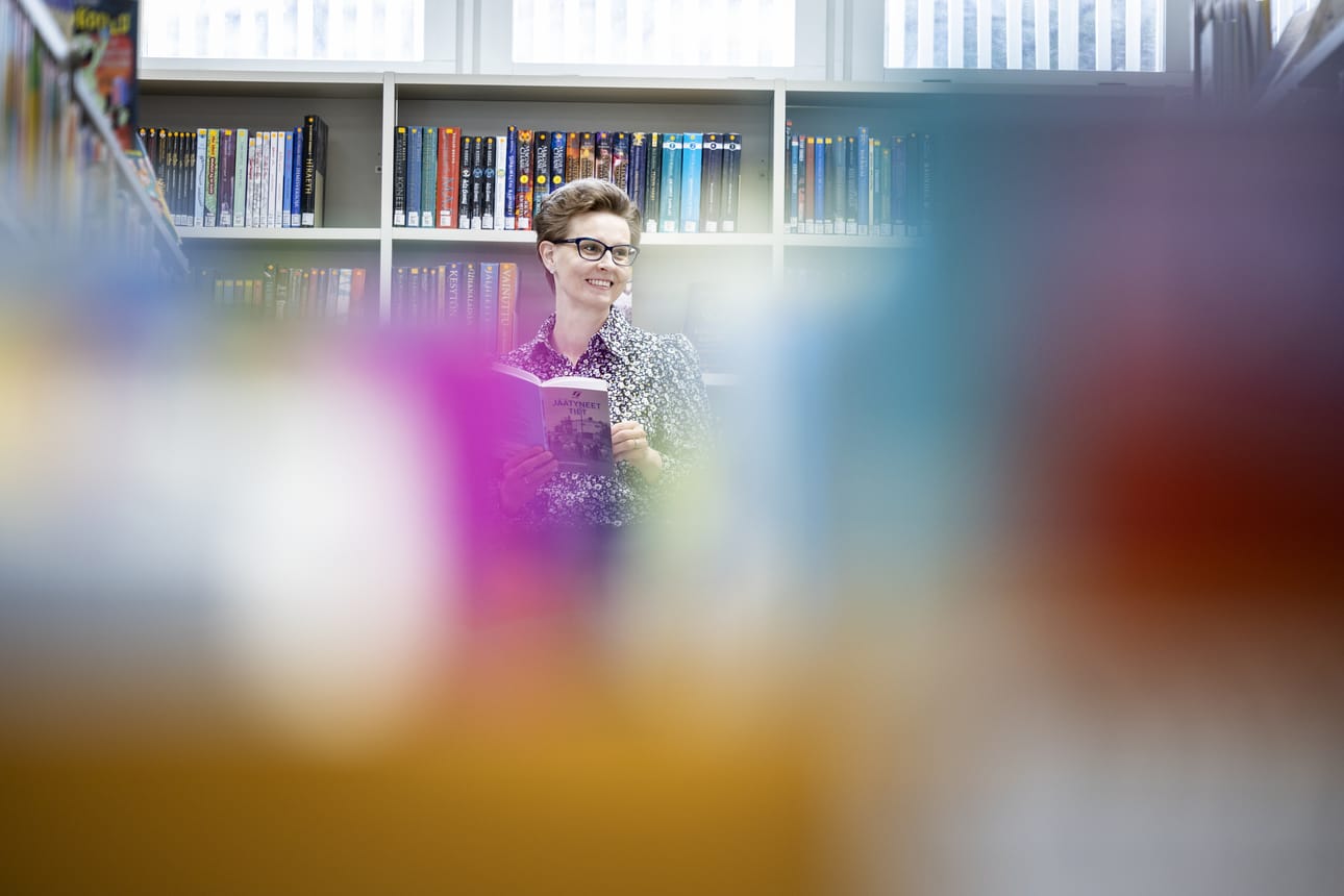 Selkokieliyrittäjä ja selkokirjailija Sanna-Leena Knuuttilan mielestä on tärkeää, että niin uutuuskirjoja kuin kirjaklassikoitakin julkaistaan selkokielellä. Osa selkokirjoista kirjoitetaan suoraan selkokielellä, osa mukautetaan selkokielelle yleiskielellä kirjoitetuista teoksista.