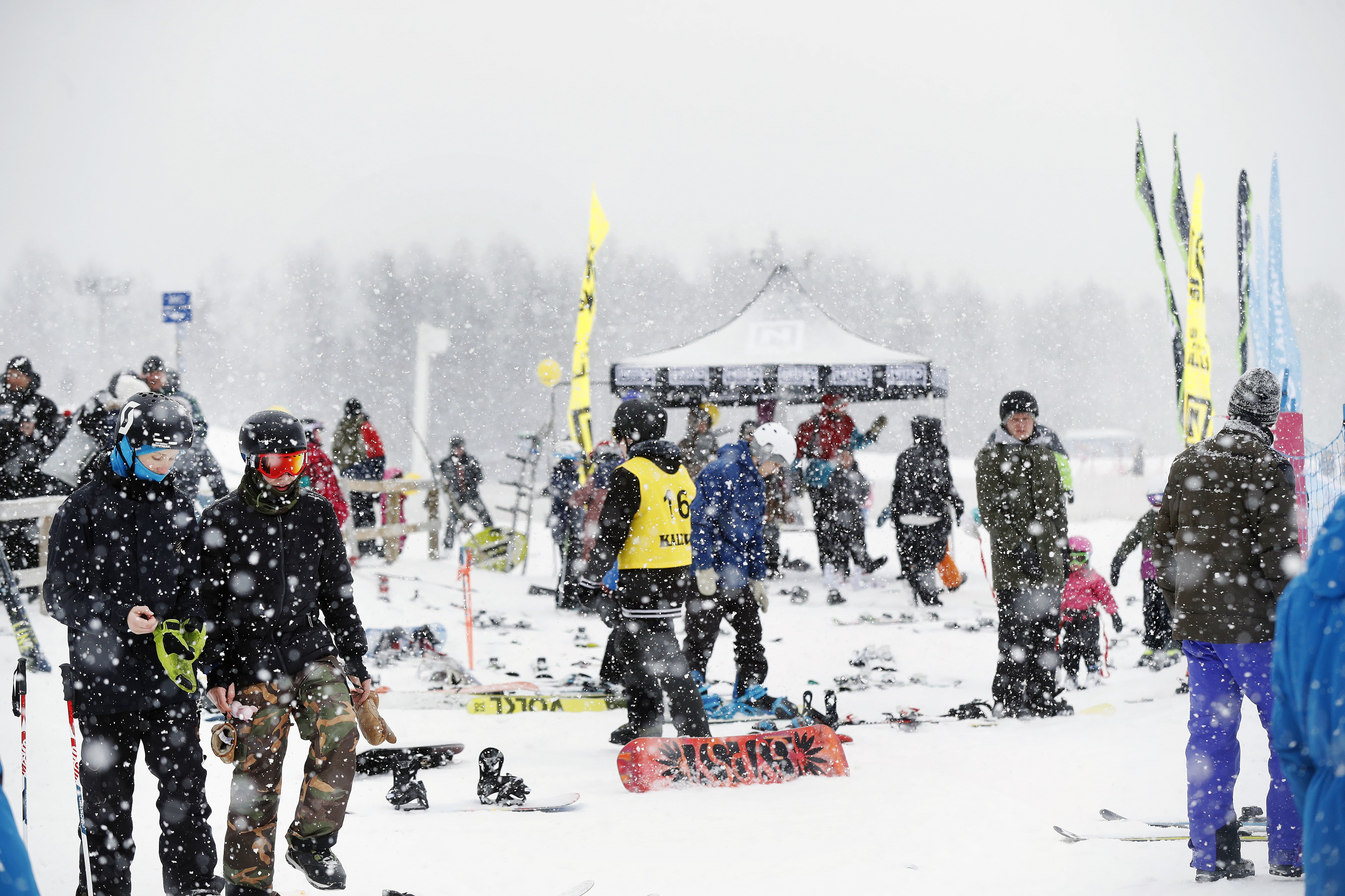 Kuvakooste Ruskotunturilla käydystä Ookkonää Big Air -kisasta