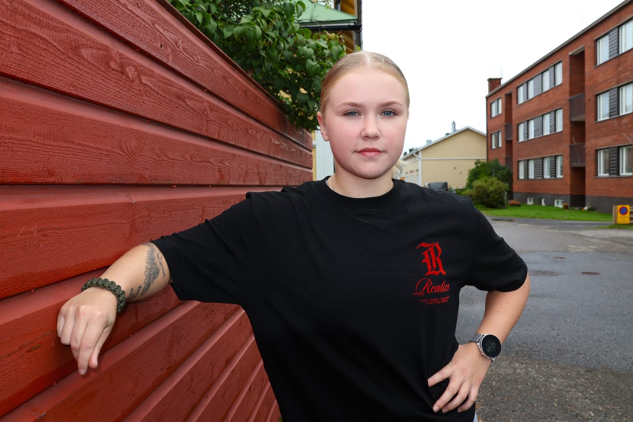 Pinja Jääskeläisellä oli kaksi urahaavetta, joista toivoi hartaasti edes toisen toteutuvan. - Jos kaksi vuotta sitten olisi sanottu, että menen sekä kriisinhallintatehtäviin että poliisikouluun, niin en olisi uskonut. Niin ne asiat vain voivat muuttua, hän toteaa tänään.