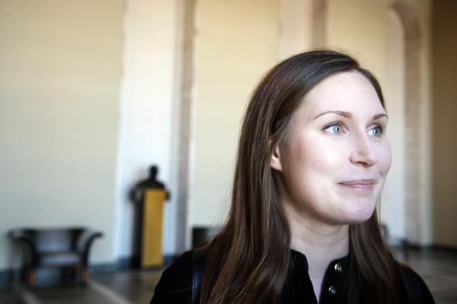 Liikenne- ja viestintäministeri Sanna Marin (sd.) lentää Suomeen jo aamukoneella. KUVA: Kimmo Penttinen