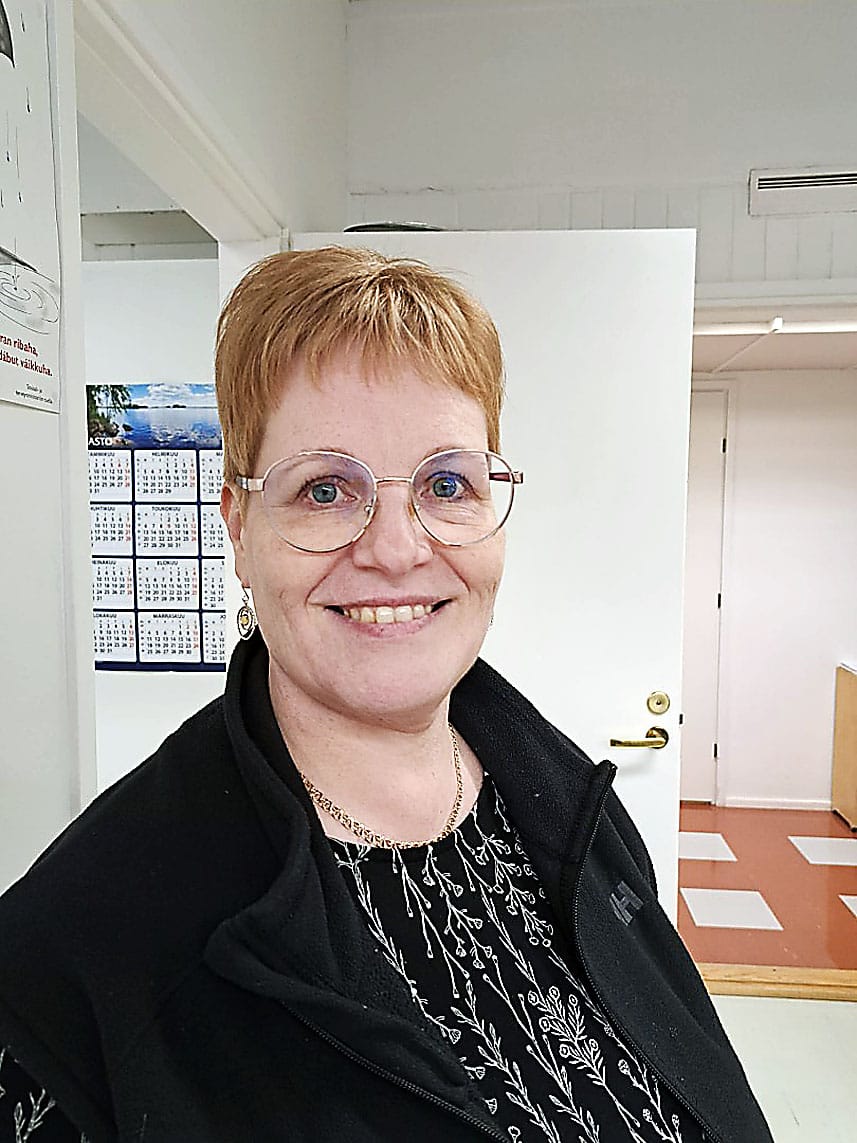 Leena Palojärvi toivoo tekojen puhuvan puolestaan, sillä vaalikiertueisiin ei riitä aika.